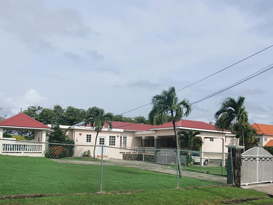 Burns' Apartment Apartment in Caribbean