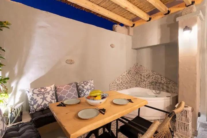 Kyrangelo Traditional House with outdoor jacuzzi Apartment in Rhodes, Greece