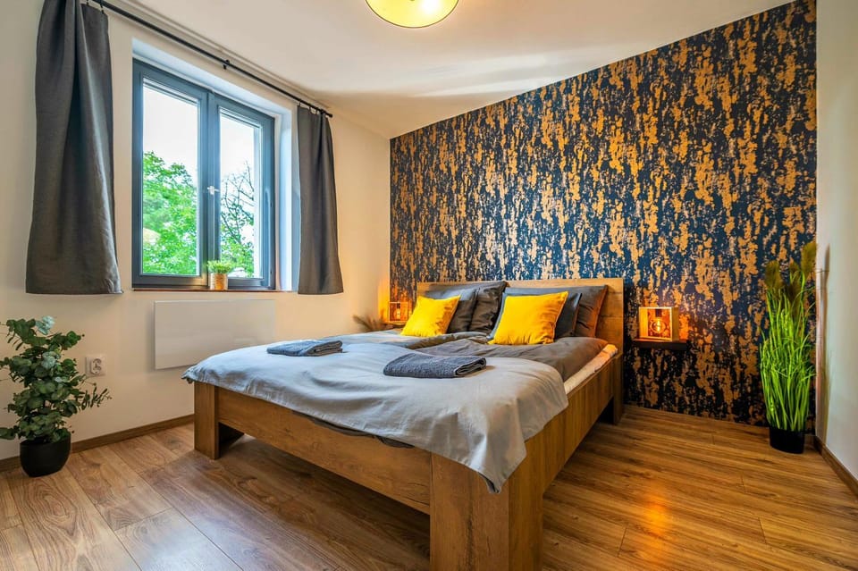 Bed, Bedroom, air conditioner