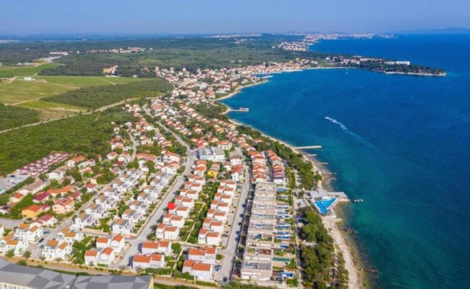 Day, Neighbourhood, Natural landscape, City view
