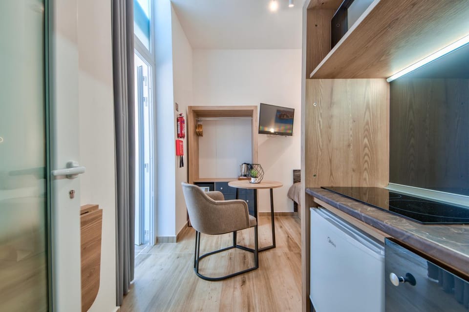 TV and multimedia, Kitchen or kitchenette, stove