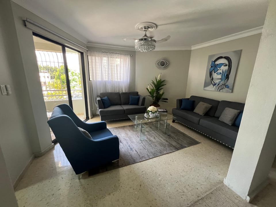 madrigal 1-3br with parking Apartment in Santiago de los Caballeros