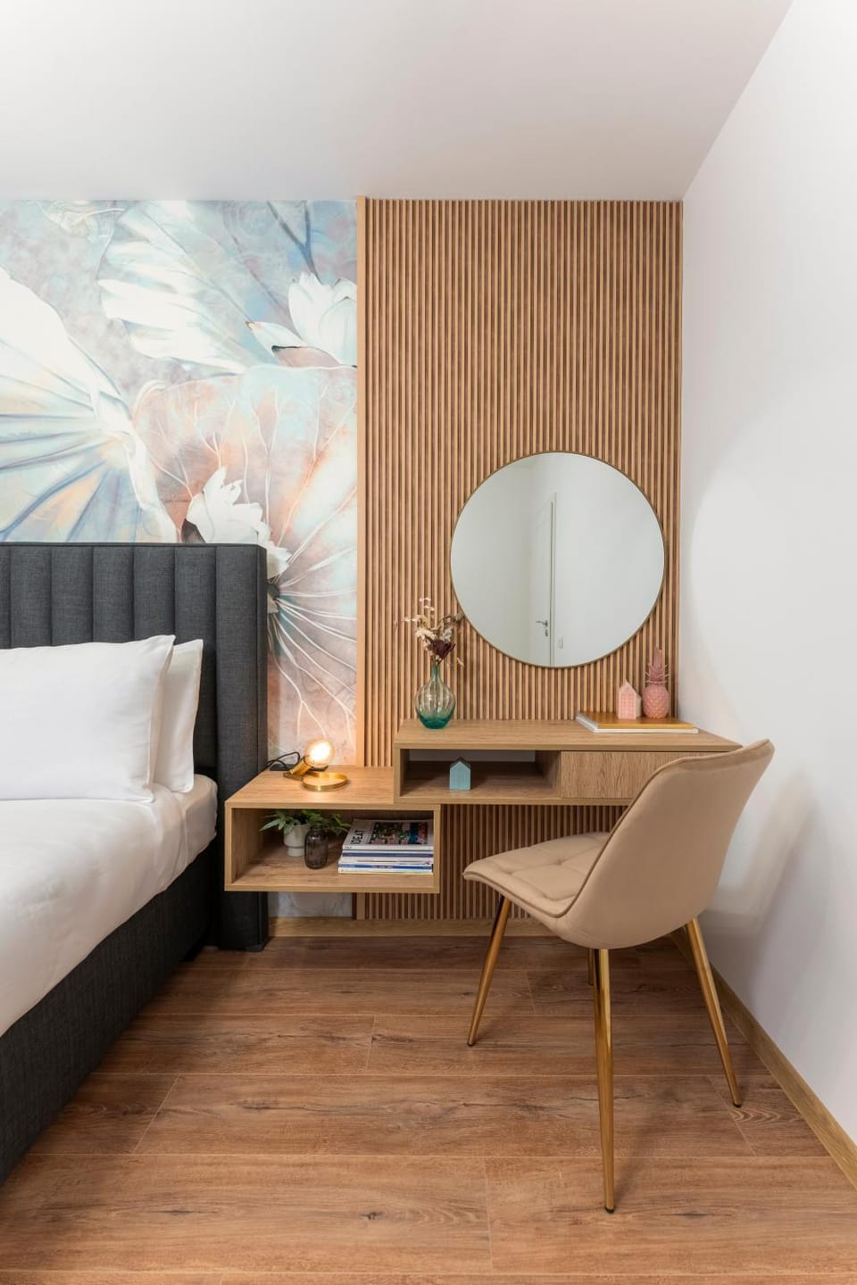 Photo of the whole room, Decorative detail, Bedroom, furniture