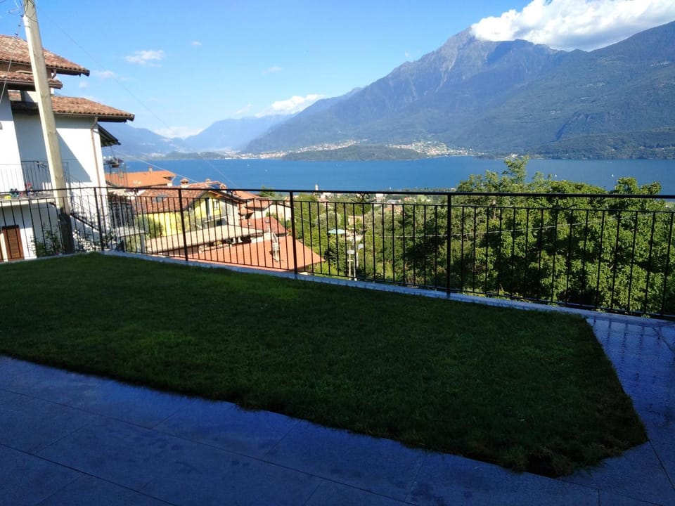 Balcony/Terrace, Mountain view