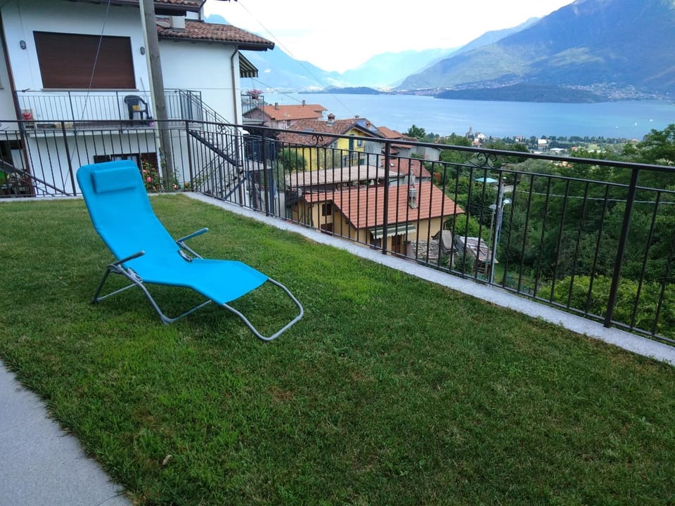 Balcony/Terrace, Mountain view