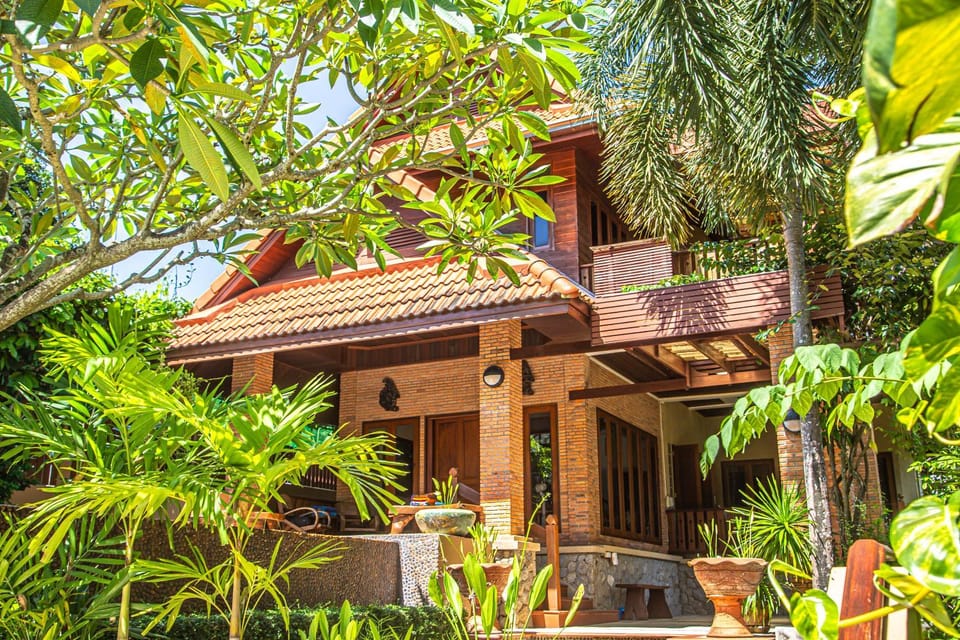 Property building, Patio, Facade/entrance, Solarium