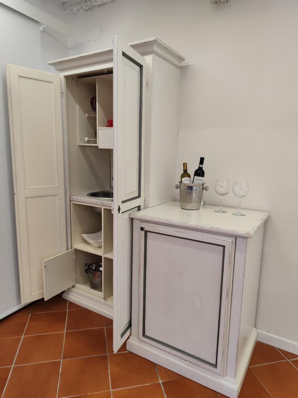 Kitchen or kitchenette