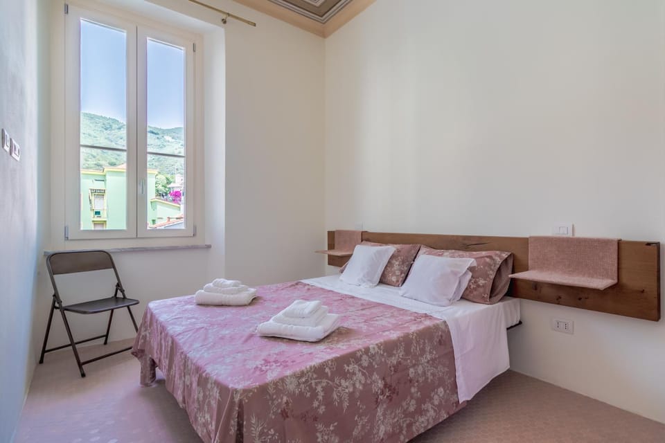 Bedroom, air conditioner