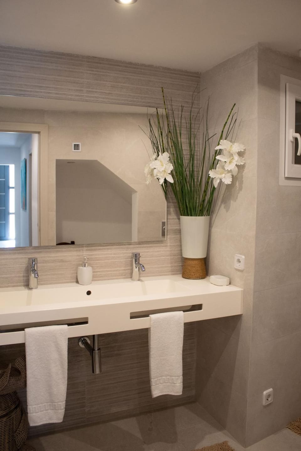 Bathroom, towels
