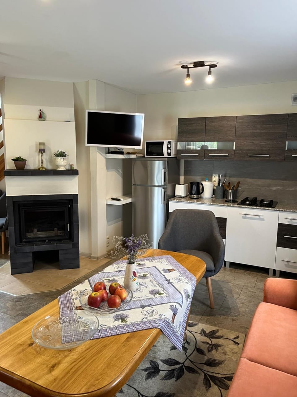 TV and multimedia, Kitchen or kitchenette, Living room, Seating area, Dining area, minibar, stove