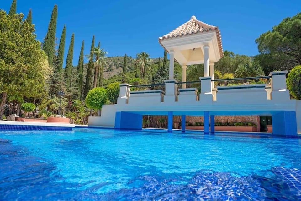 Property building, Swimming pool