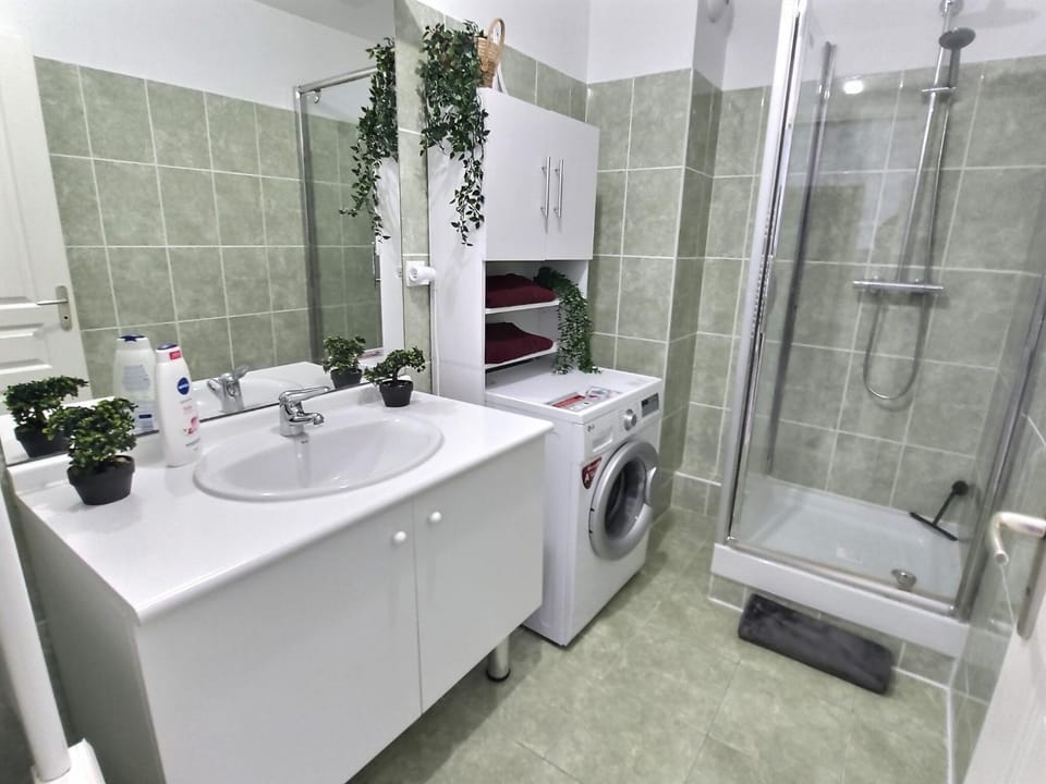 Le CONTI Proche Roissy - Astérix- Gare Apartment in Hauts-de-France