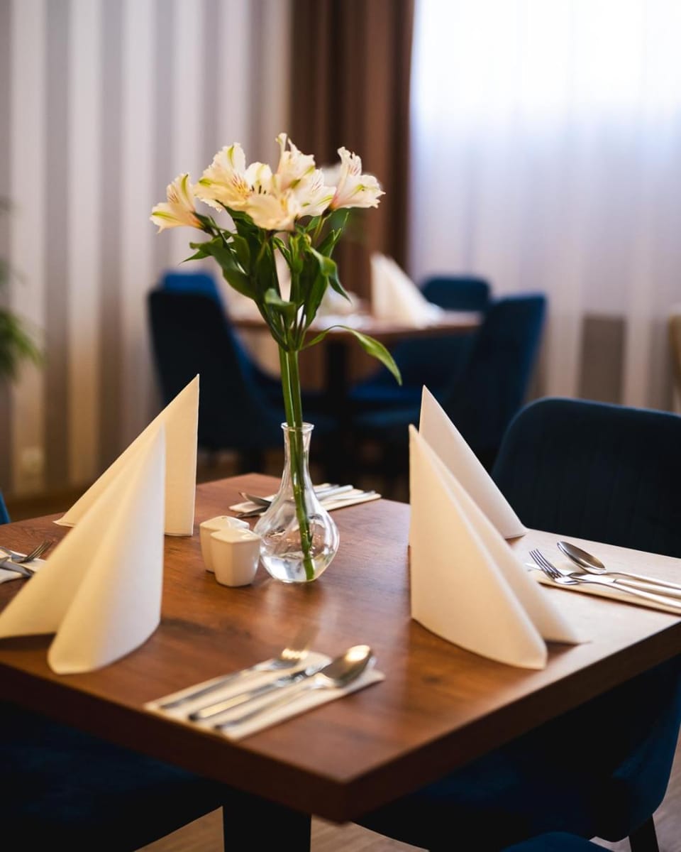 Restaurant/places to eat, Restaurant/places to eat, Lunch, Dinner