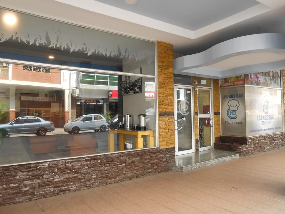 Facade/entrance