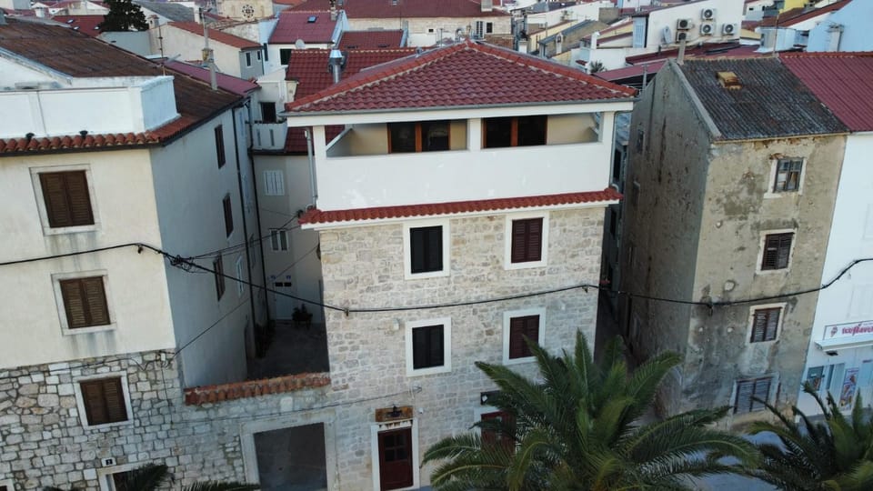 Property building, Neighbourhood, Bird's eye view, View (from property/room), Photo of the whole room, City view, Garden view, Street view, Quiet street view