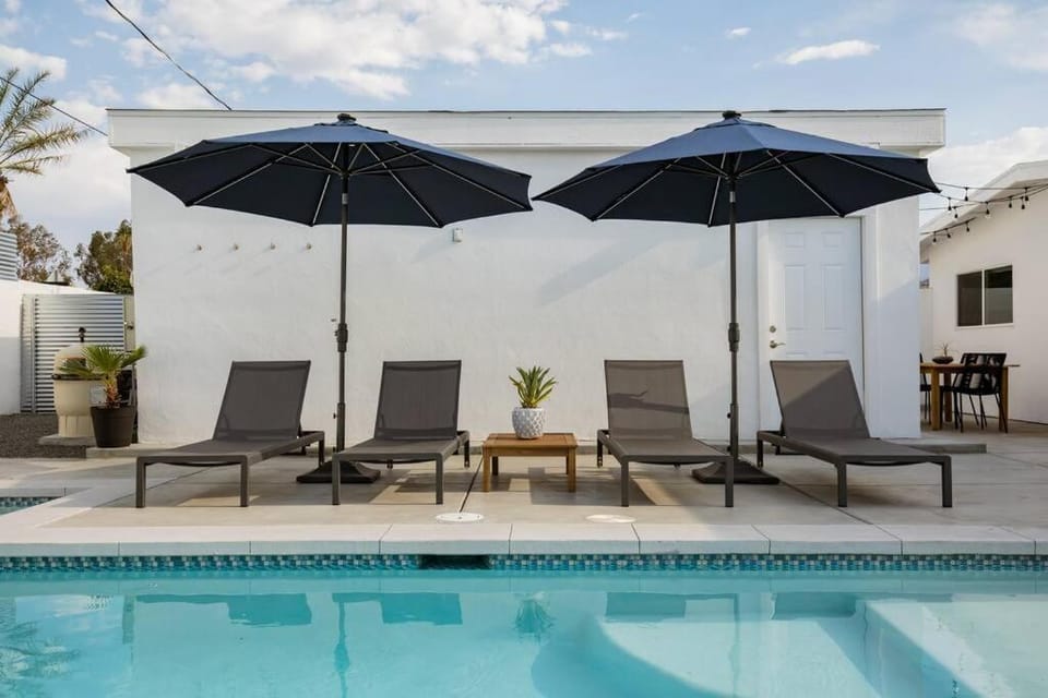 Desert Haus: Modern Luxury Home + Private Pool House in Palm Springs