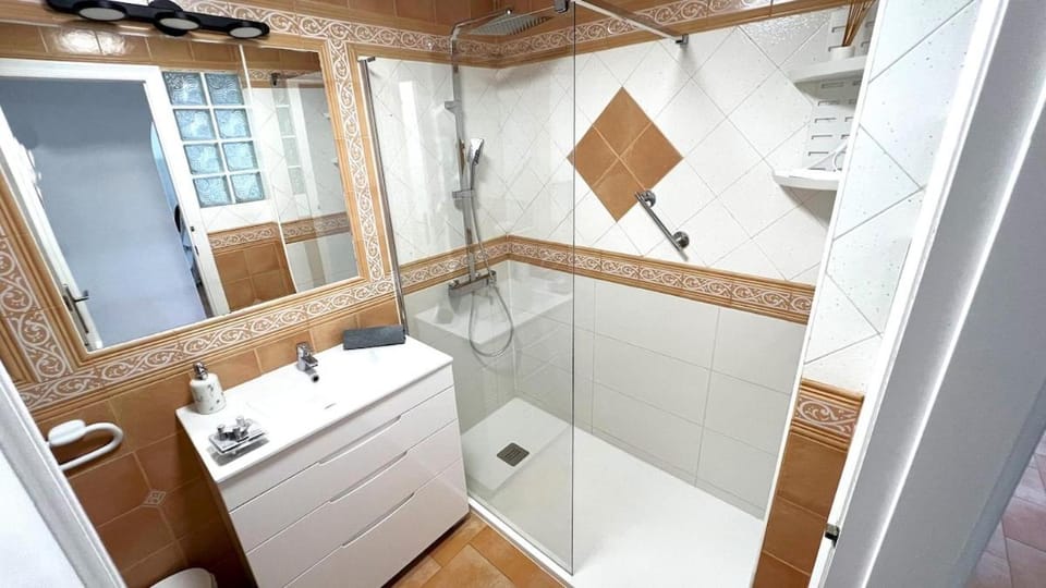Shower, Bathroom