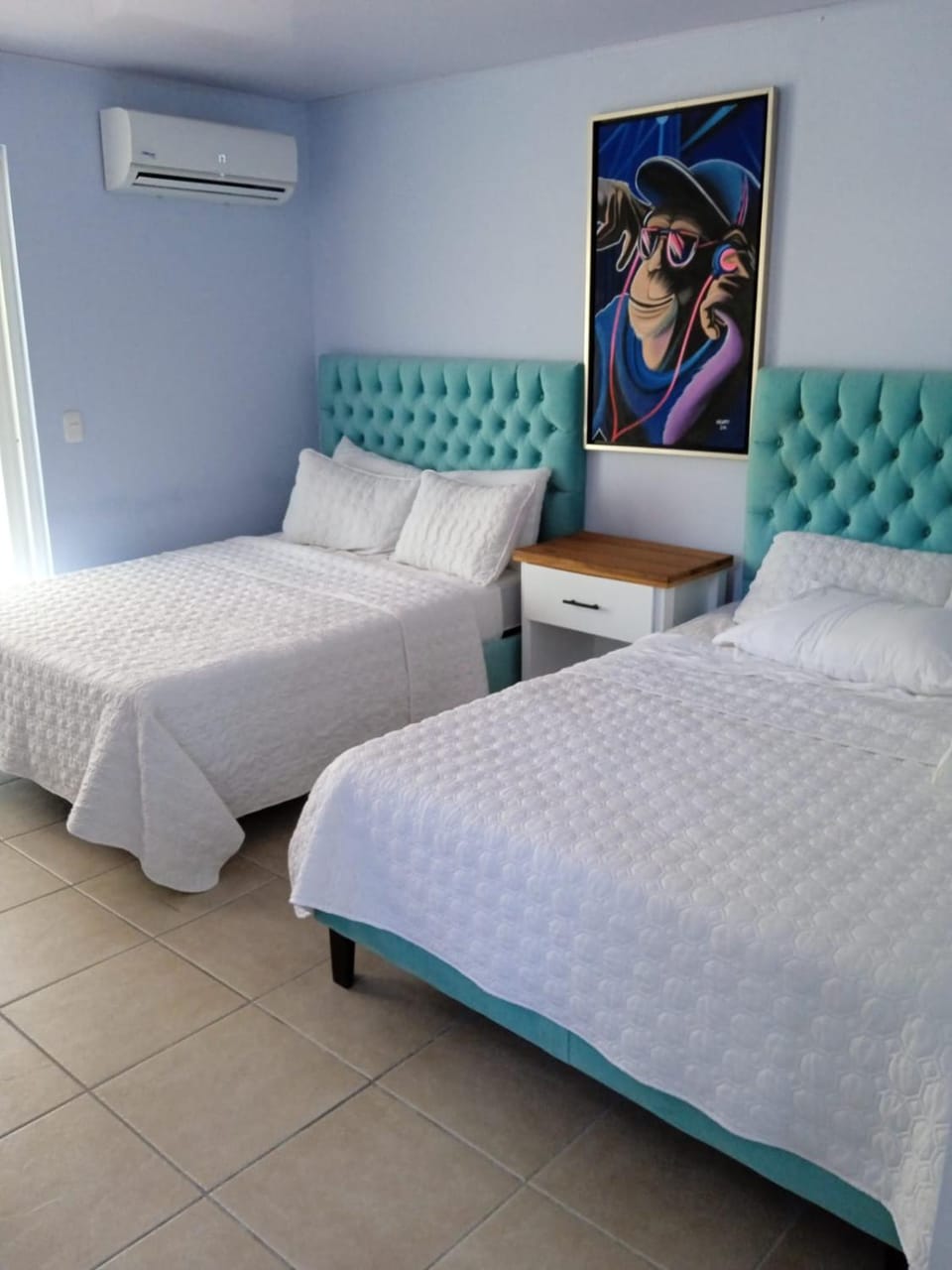 Bed, Photo of the whole room, Bedroom, air conditioner