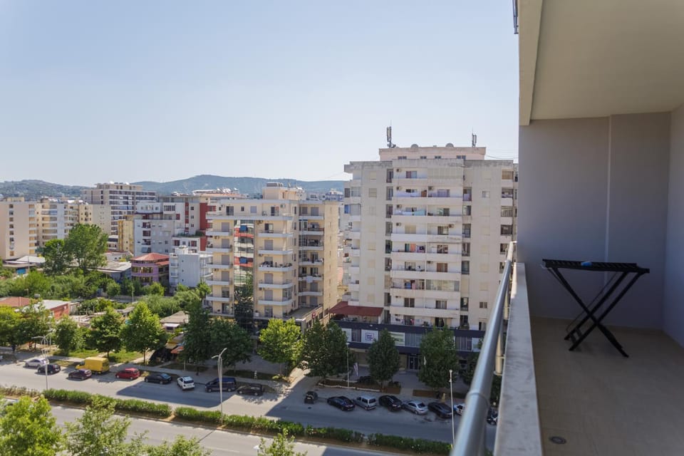 Property building, Day, Neighbourhood, View (from property/room), Balcony/Terrace, City view, Mountain view, Street view, Location, Parking