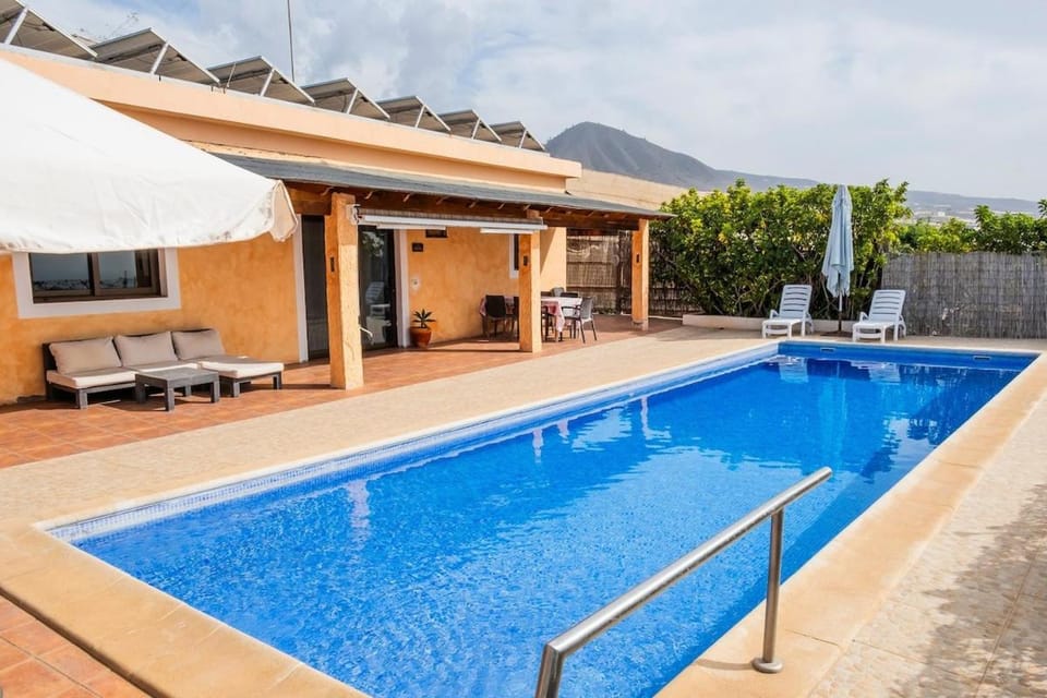 Property building, Pool view, Swimming pool, sunbed