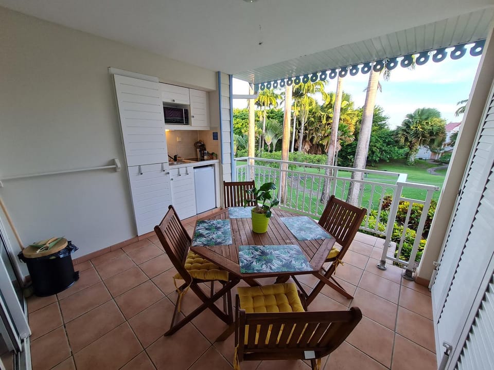 Balcony/Terrace, Dining area, Garden view