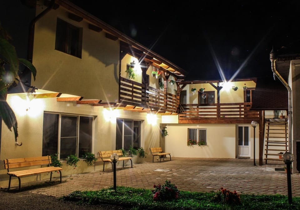 Pensiunea Mariana Bed and Breakfast in Romania