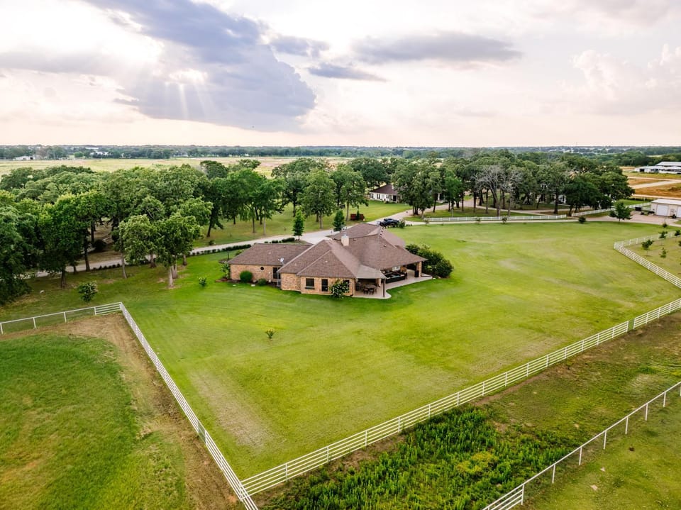 Newly Renovated Private Ranch Get-A-Way House in Texas