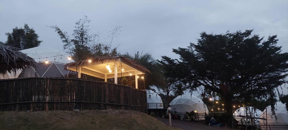นรดีฮิวล์ รีสอร์ต เขาแผงม้า วังน้ำเขียว Luxury tent in Laos