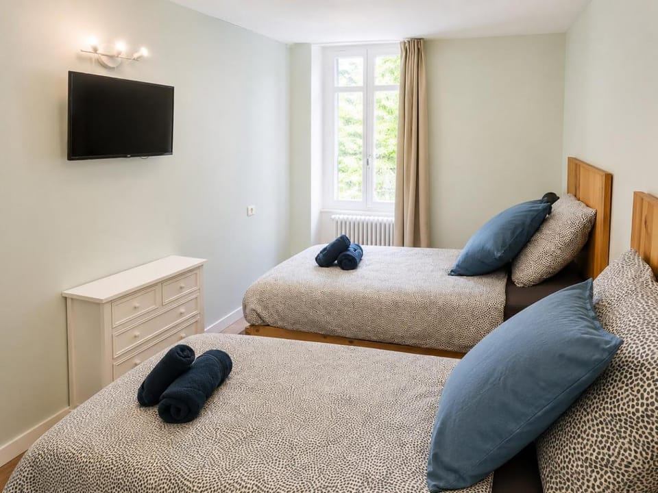 TV and multimedia, Bedroom, wardrobe