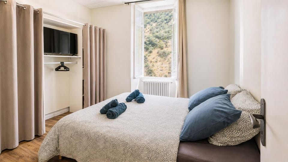 TV and multimedia, Bedroom, heating, wardrobe