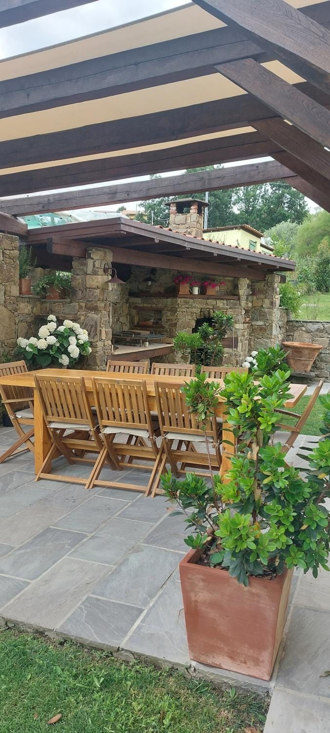 Property building, Patio, Restaurant/places to eat, Spring, Day, Garden, View (from property/room), Balcony/Terrace, Dining area, Garden view, Breakfast