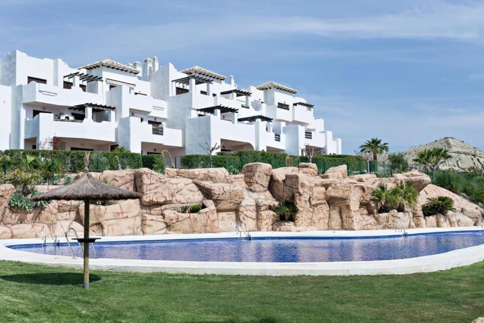 Property building, Garden, Garden view, Pool view, Swimming pool, Swimming pool