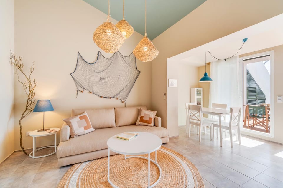 Patio, Living room, Photo of the whole room, Dining area