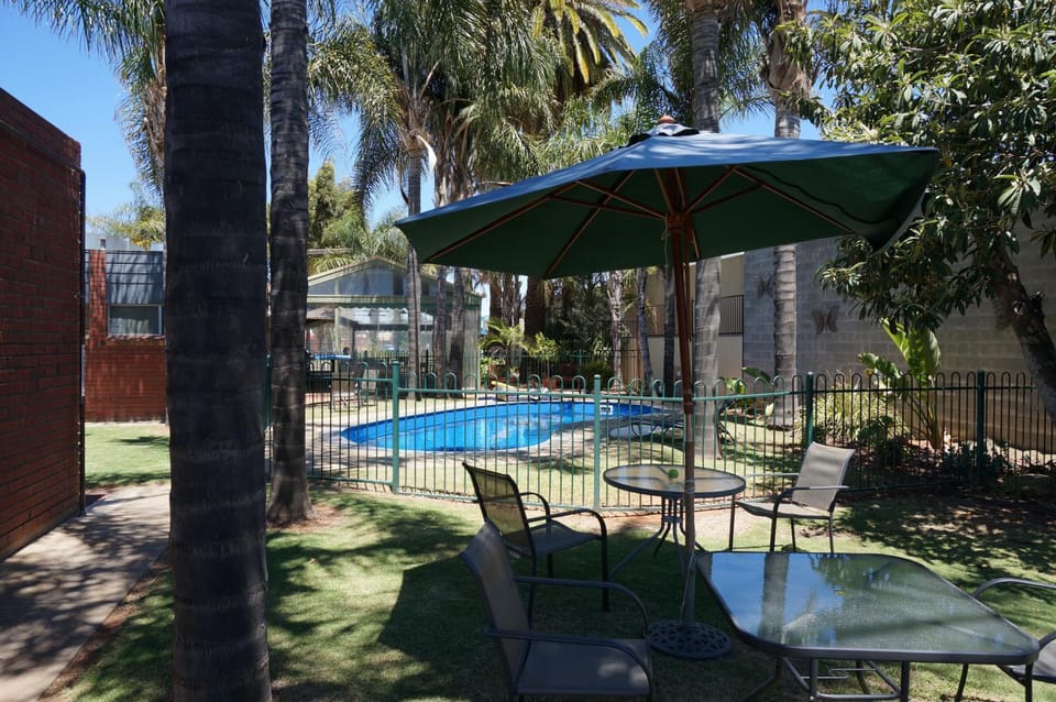 Swimming pool, Swimming pool