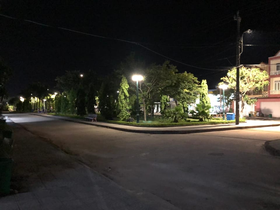 Neighbourhood, Street view