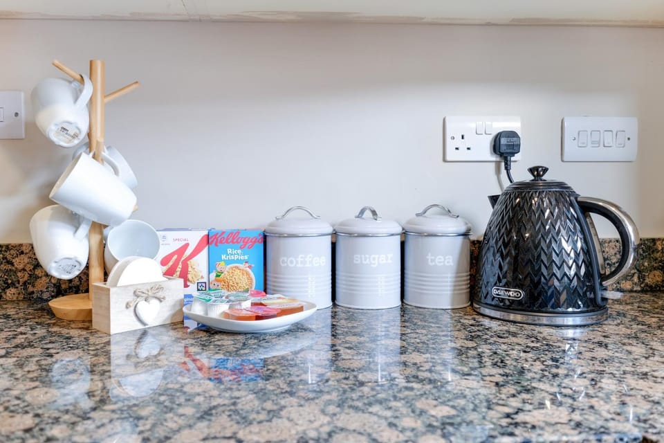 Coffee/tea facilities, Kitchen or kitchenette