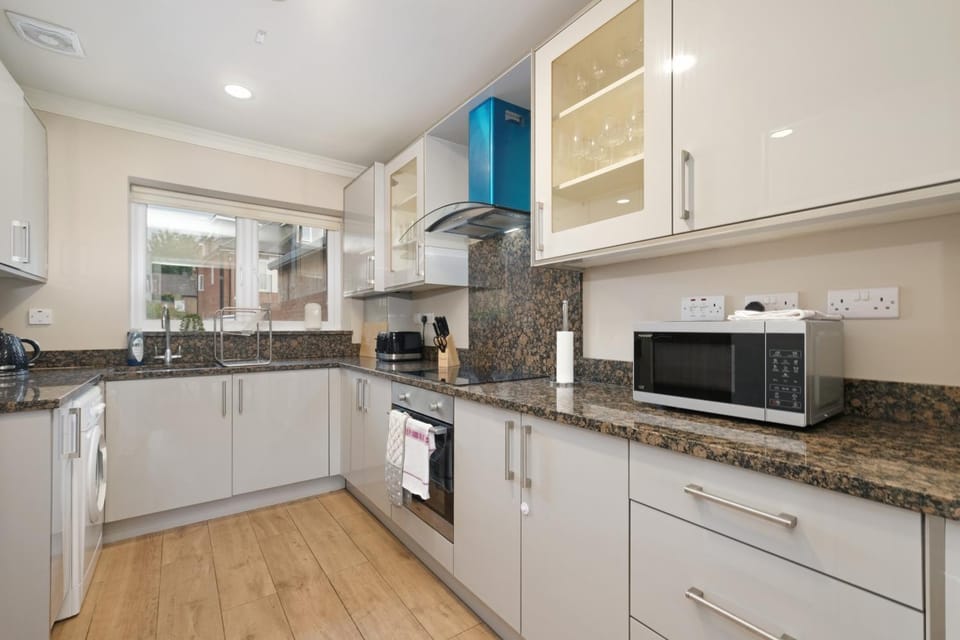 Kitchen or kitchenette, minibar, pet friendly, stove, toaster