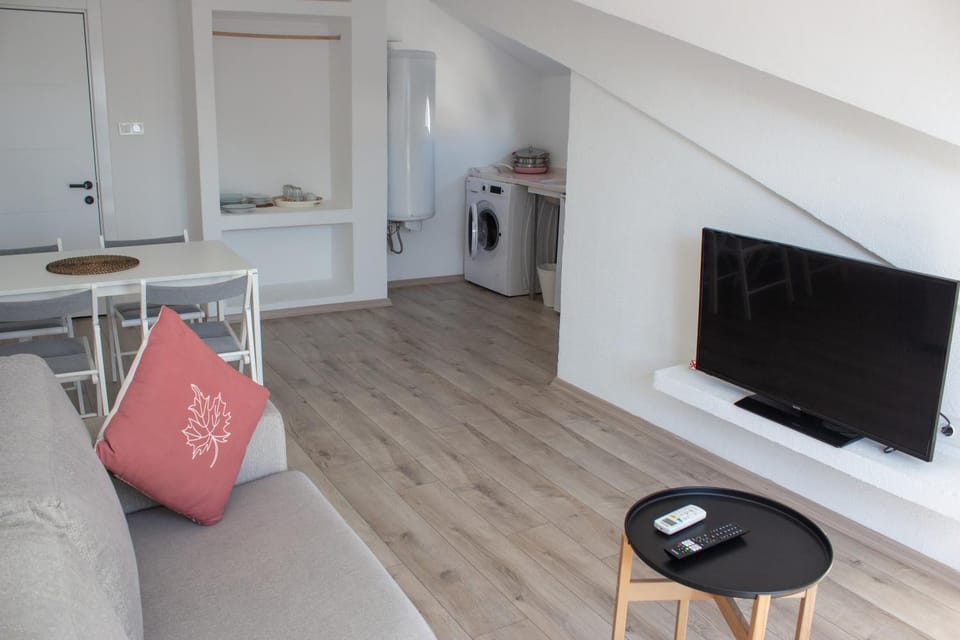 Kitchen or kitchenette, Living room, Dining area, kitchen