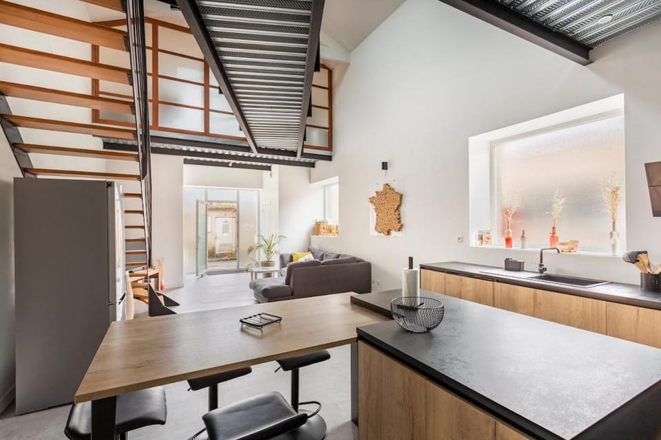 Kitchen or kitchenette, Living room