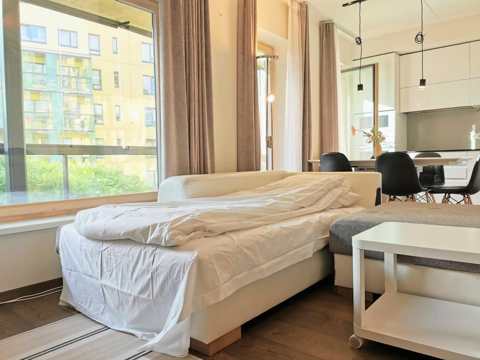 Bed, Living room