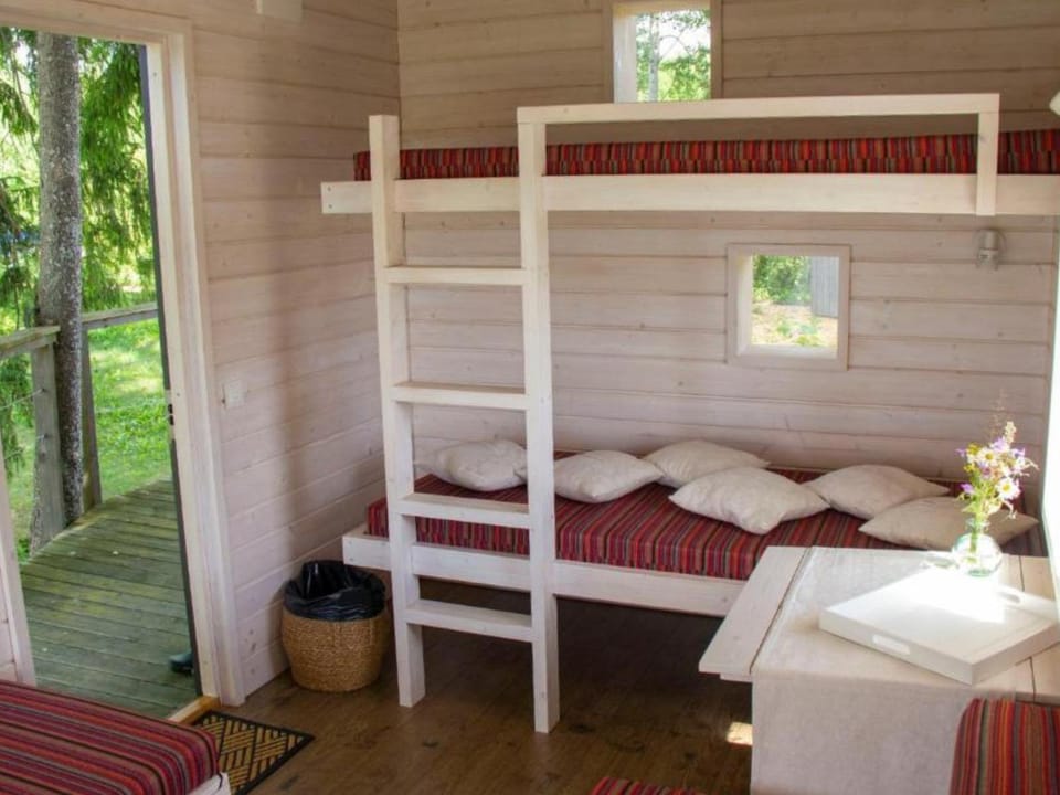Bedroom, bunk bed