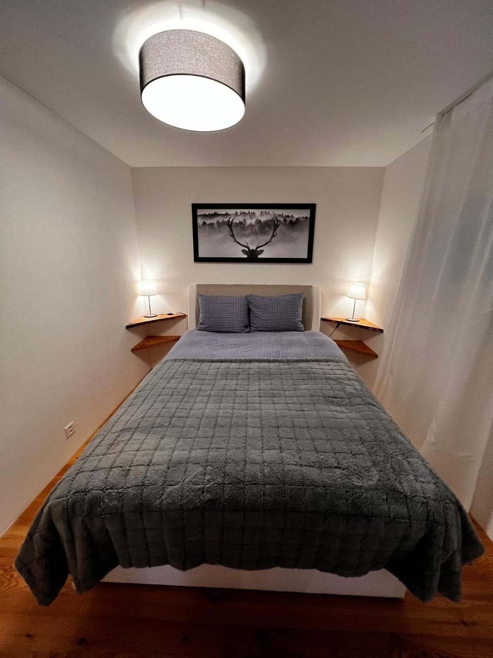 Bed, Photo of the whole room
