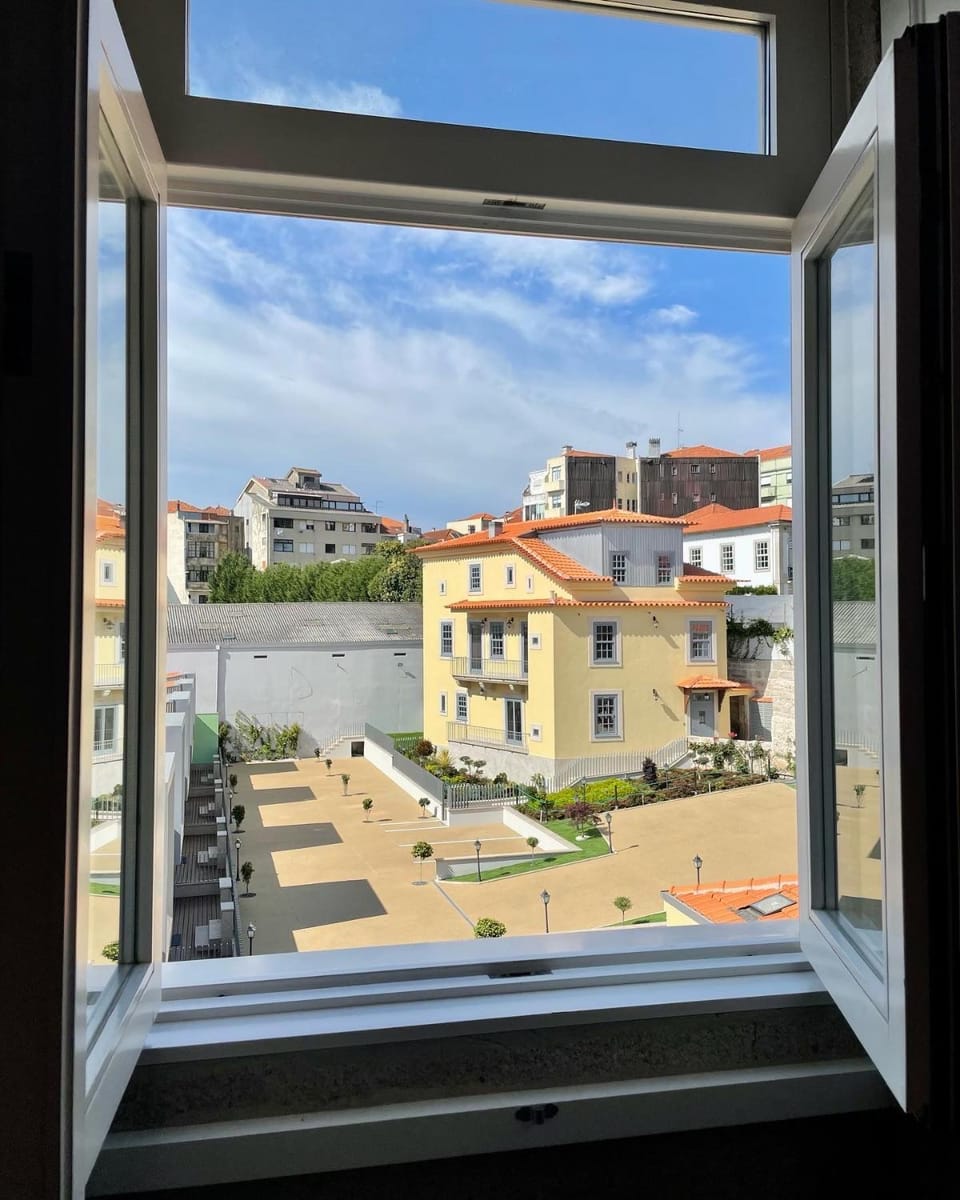 Neighbourhood, Garden view