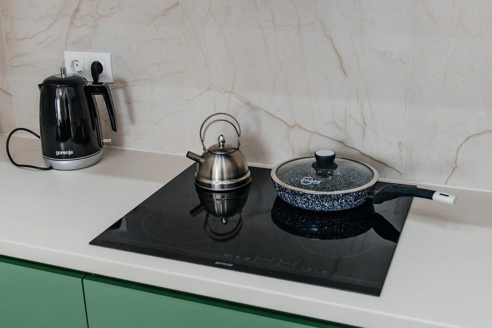 Coffee/tea facilities, stove