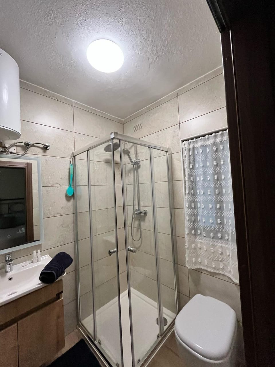 Bathroom, towels