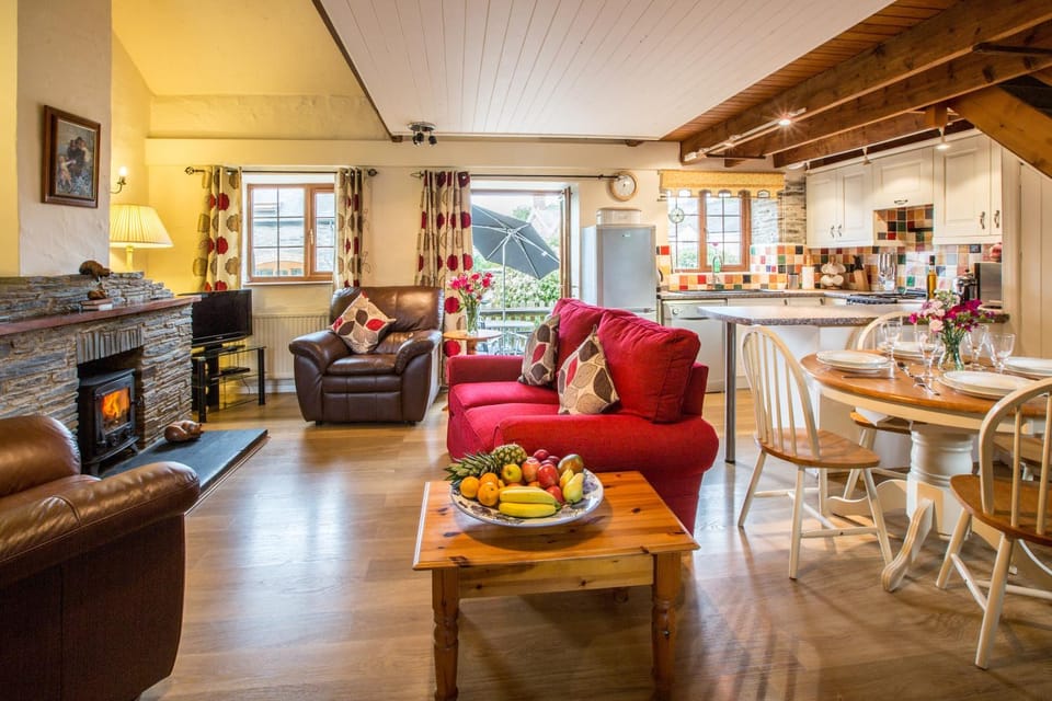 Kitchen or kitchenette, Living room, Dining area