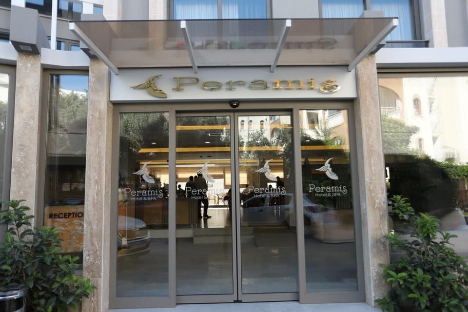 Property building, Facade/entrance