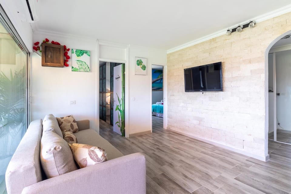 Communal lounge/ TV room, TV and multimedia