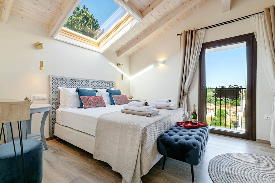 Bed, Balcony/Terrace, Photo of the whole room, Bedroom, Landmark view, towels