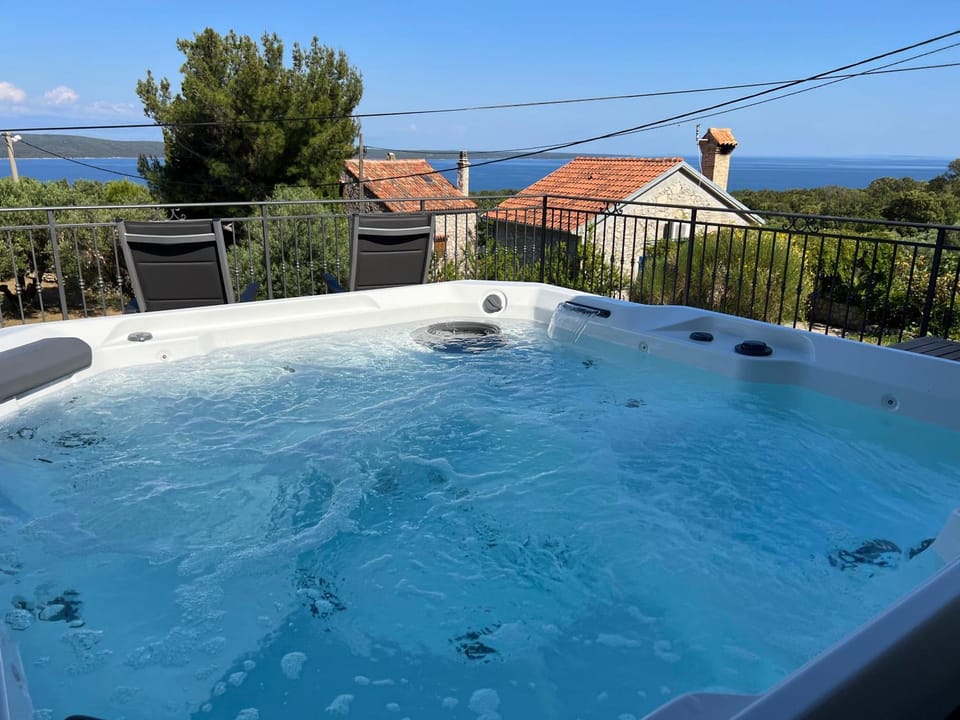 Hot Tub, Spa and wellness centre/facilities